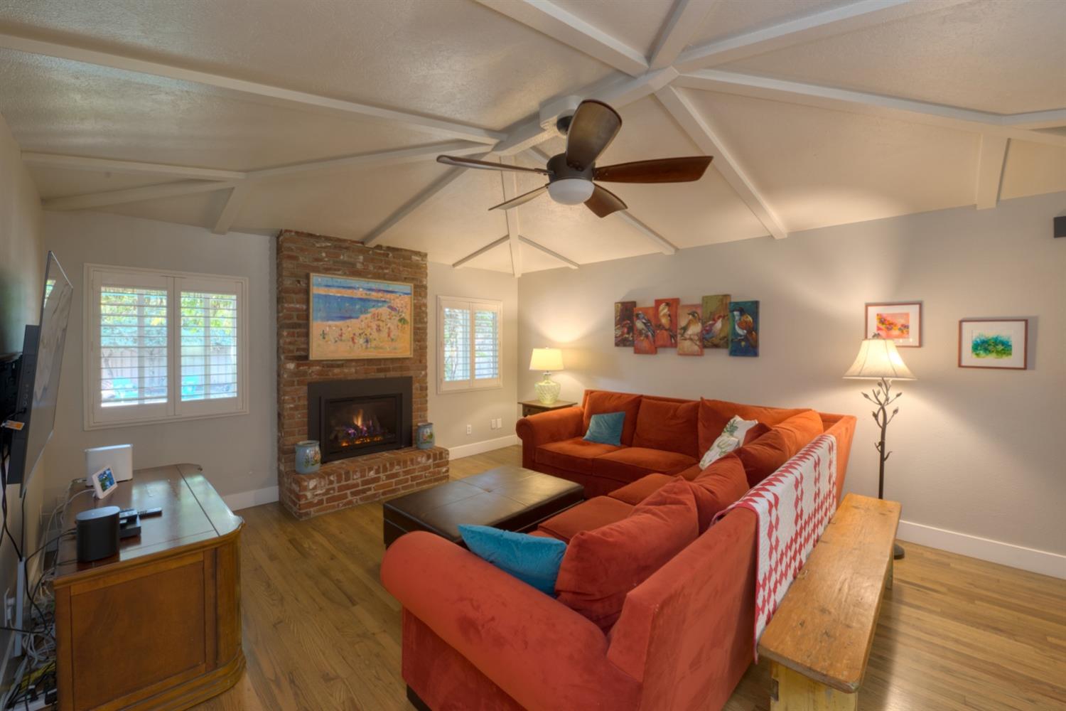 2090 El Camino Drive