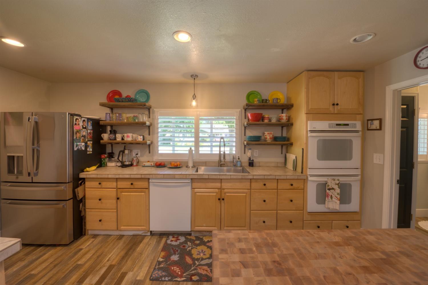 2090 El Camino Drive