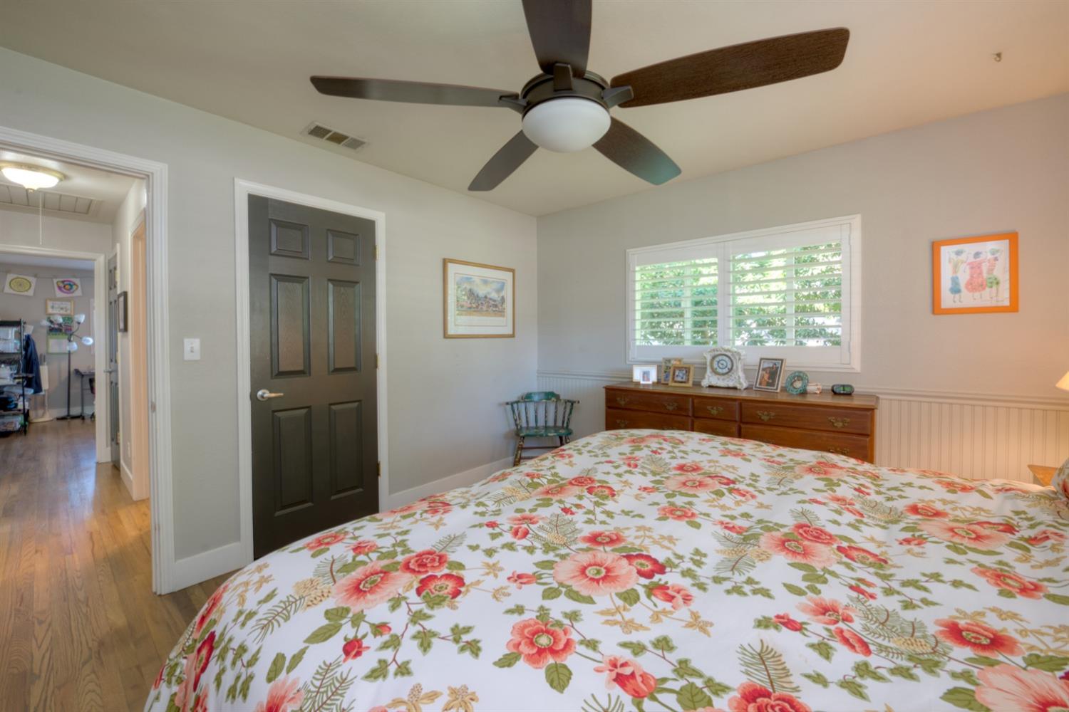 2090 El Camino Drive