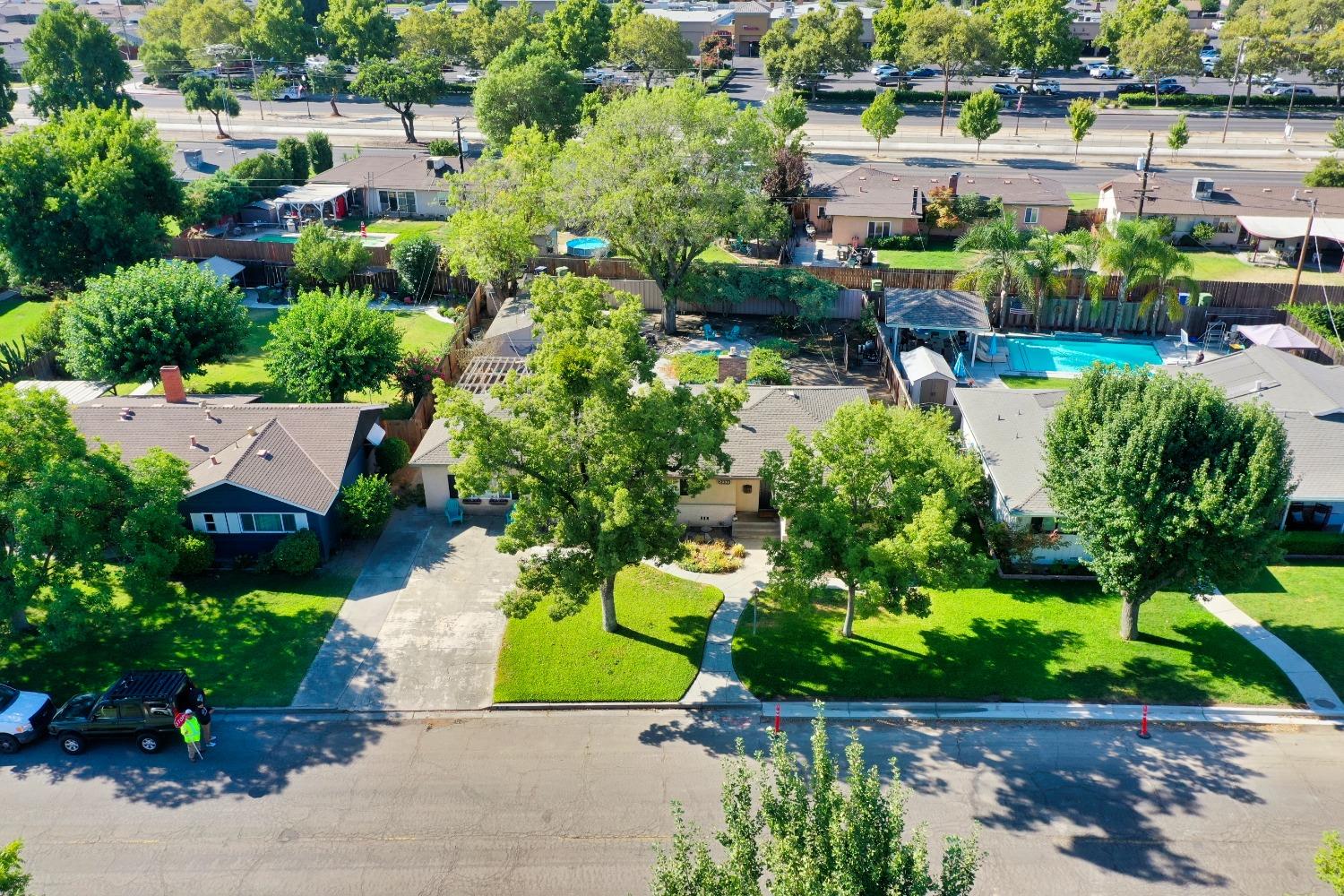 2090 El Camino Drive