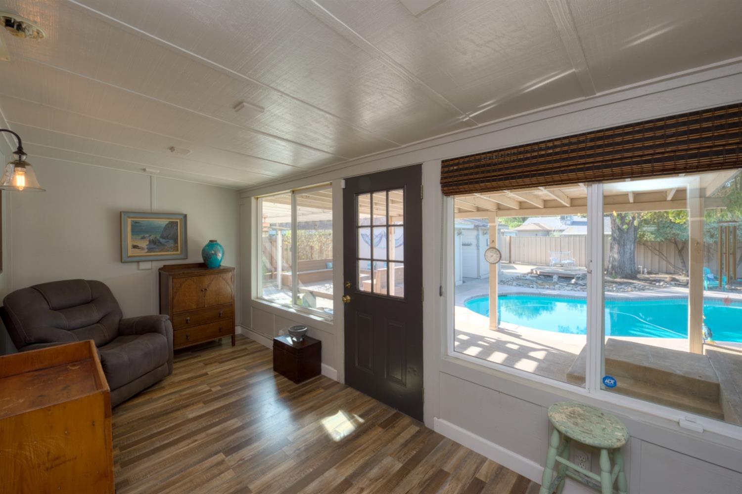 2090 El Camino Drive