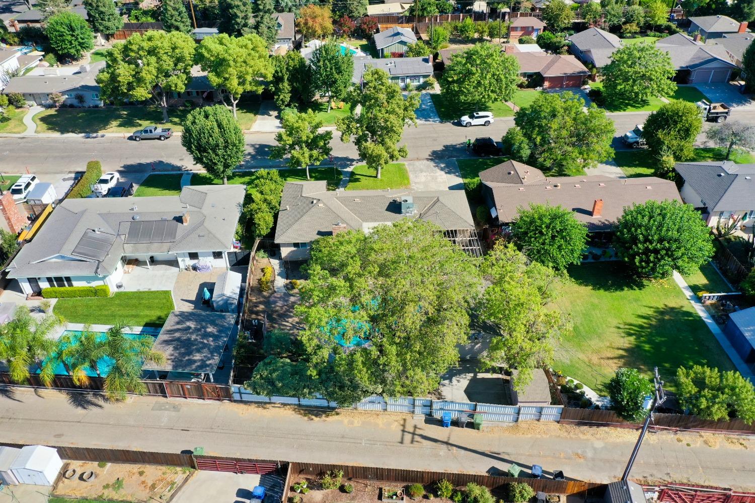 2090 El Camino Drive