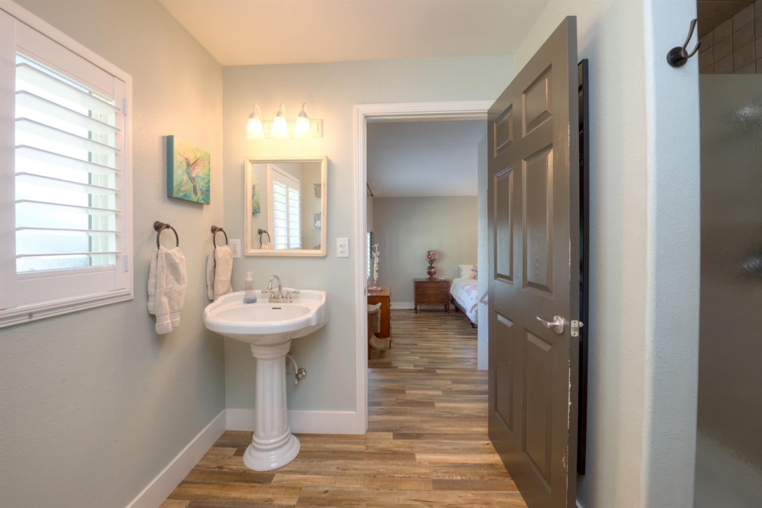 2090 El Camino Drive