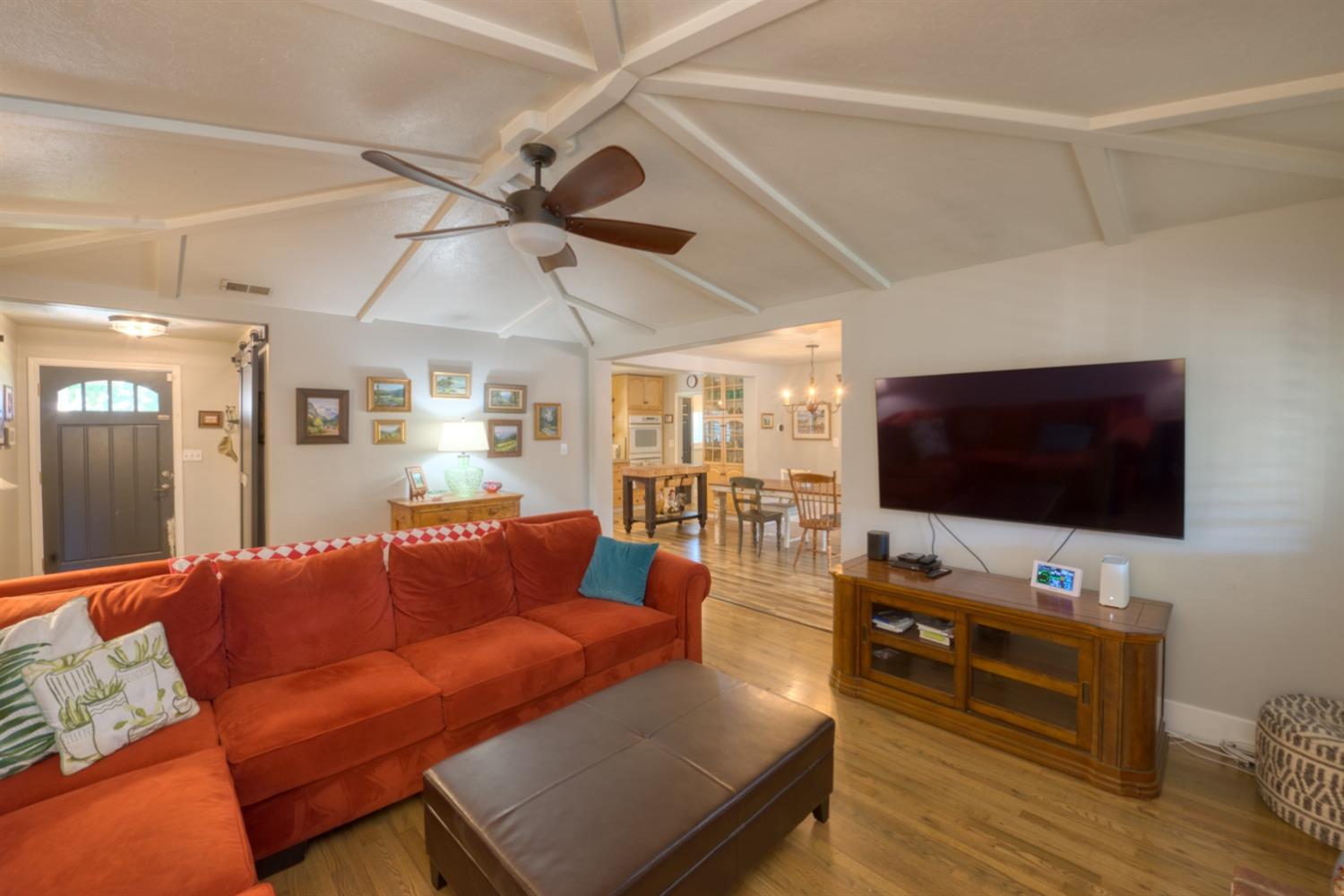 2090 El Camino Drive