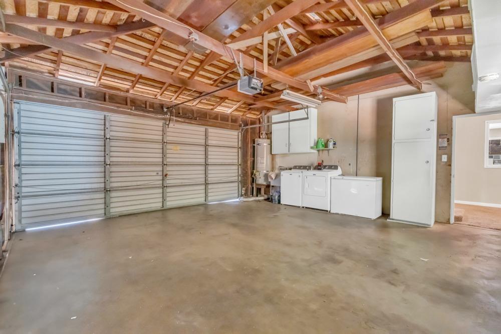 1542 Maplewood Drive