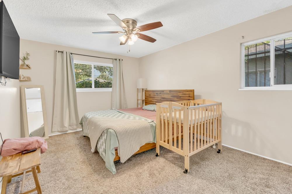 1542 Maplewood Drive