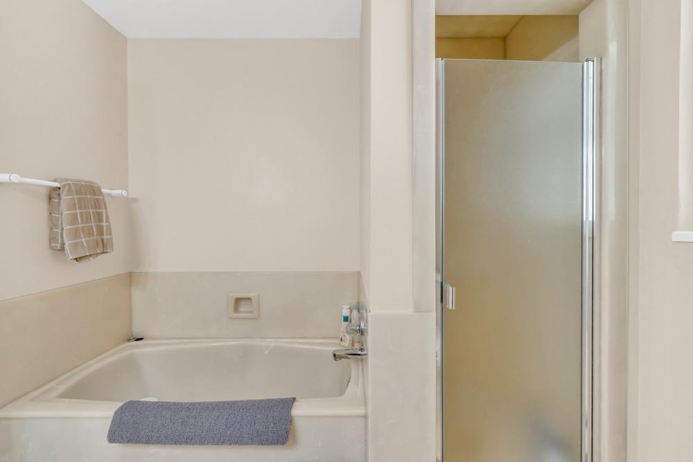 1542 Maplewood Drive