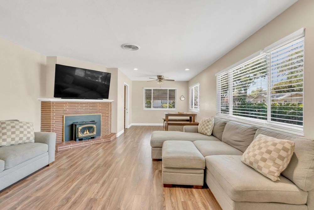 1542 Maplewood Drive