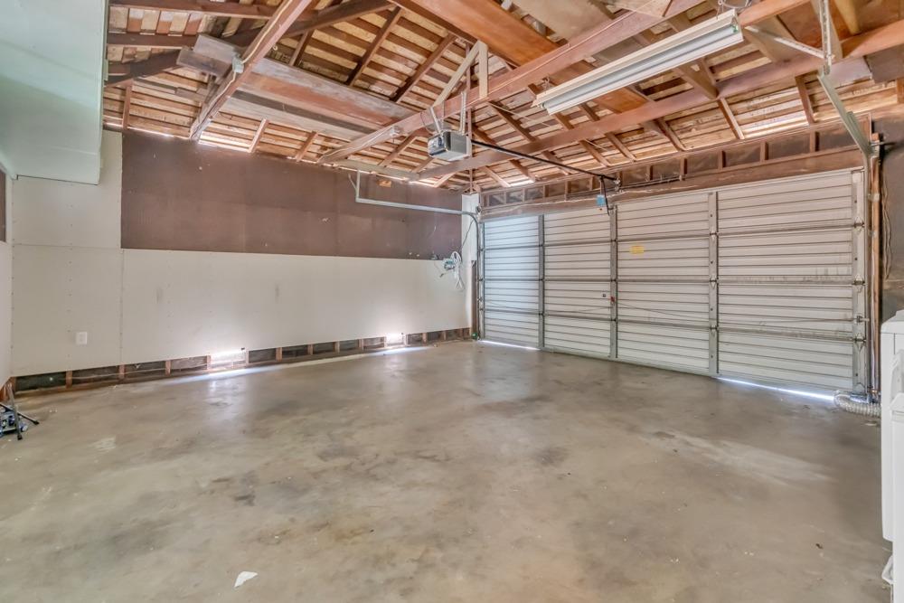 1542 Maplewood Drive