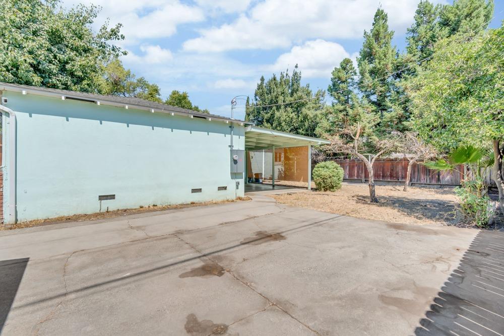 1542 Maplewood Drive