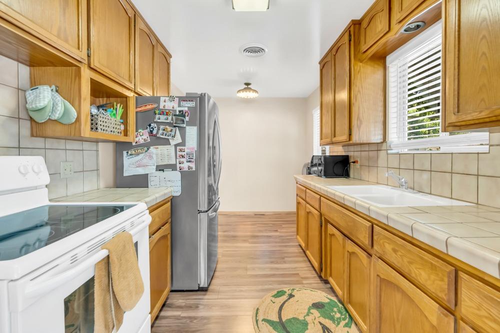 1542 Maplewood Drive