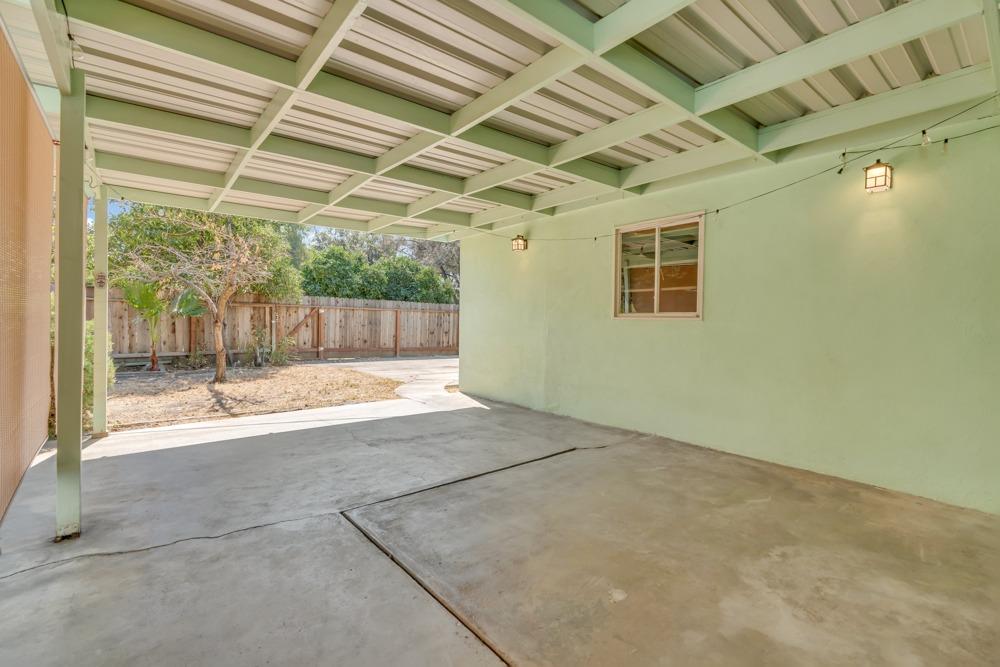 1542 Maplewood Drive