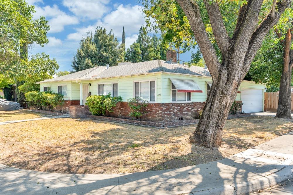 1542 Maplewood Drive