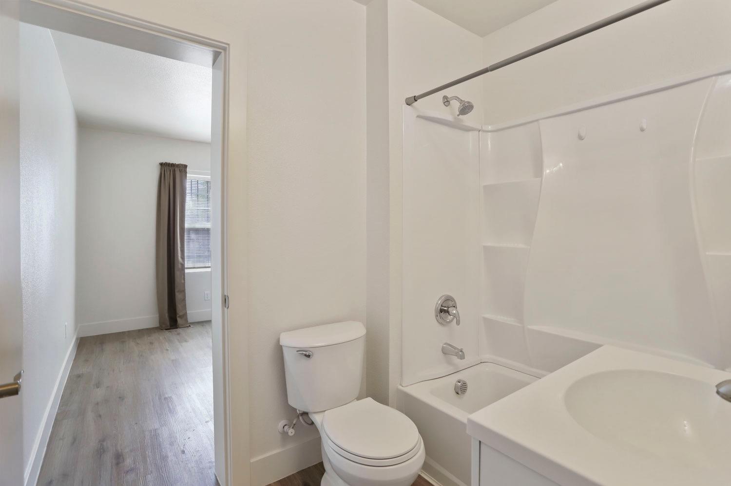 1653 E Lindsay Street