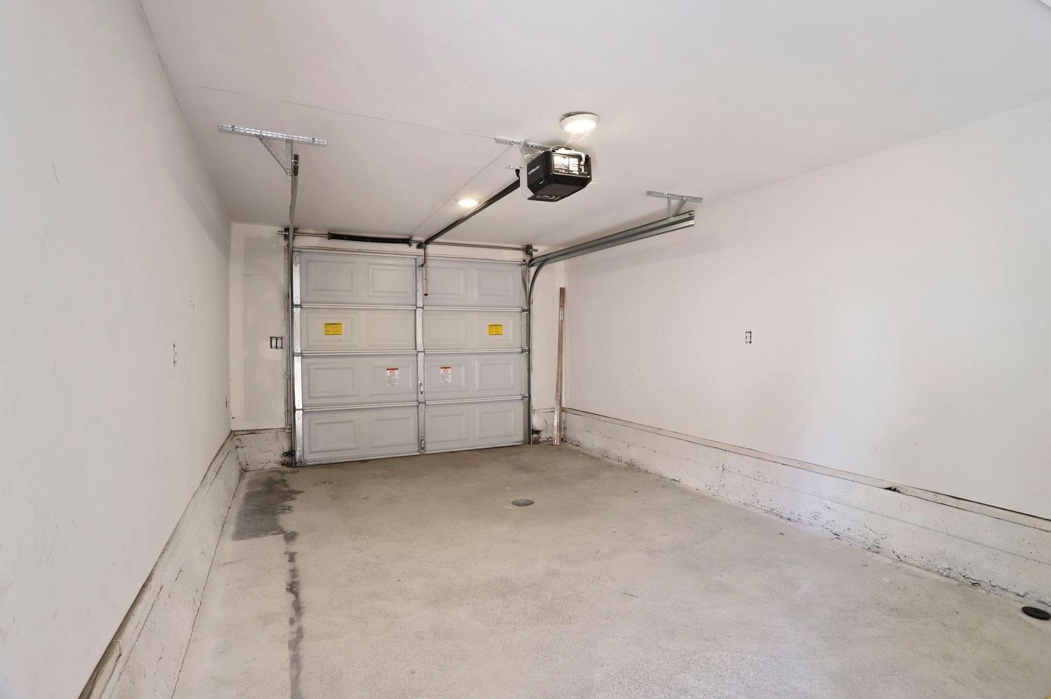 1653 E Lindsay Street