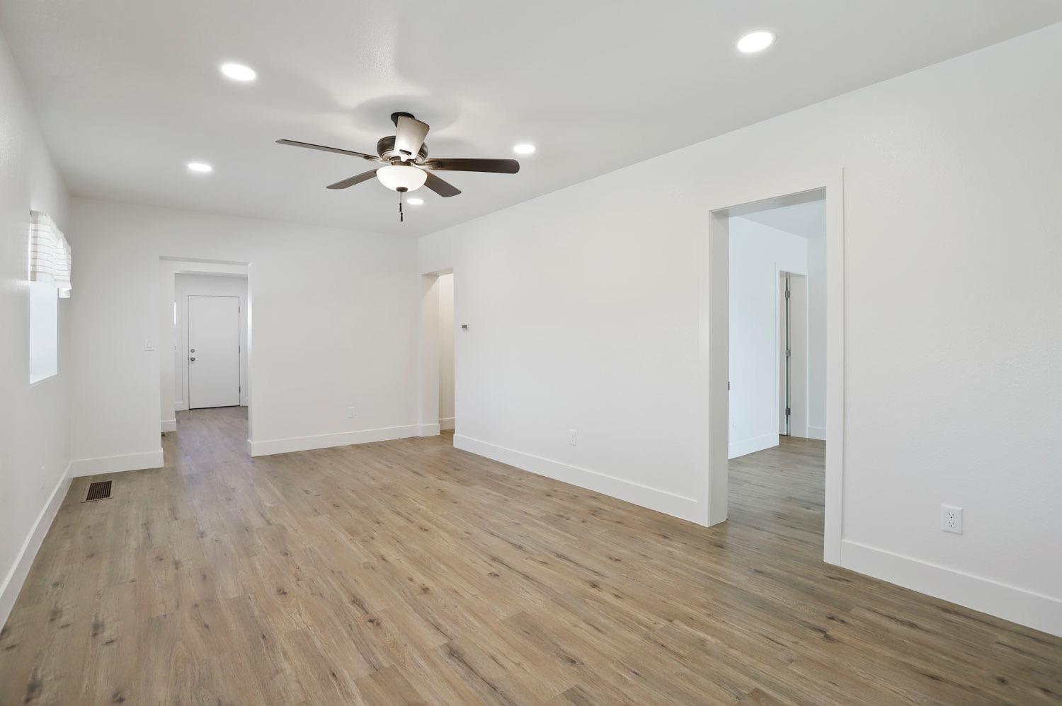 1653 E Lindsay Street