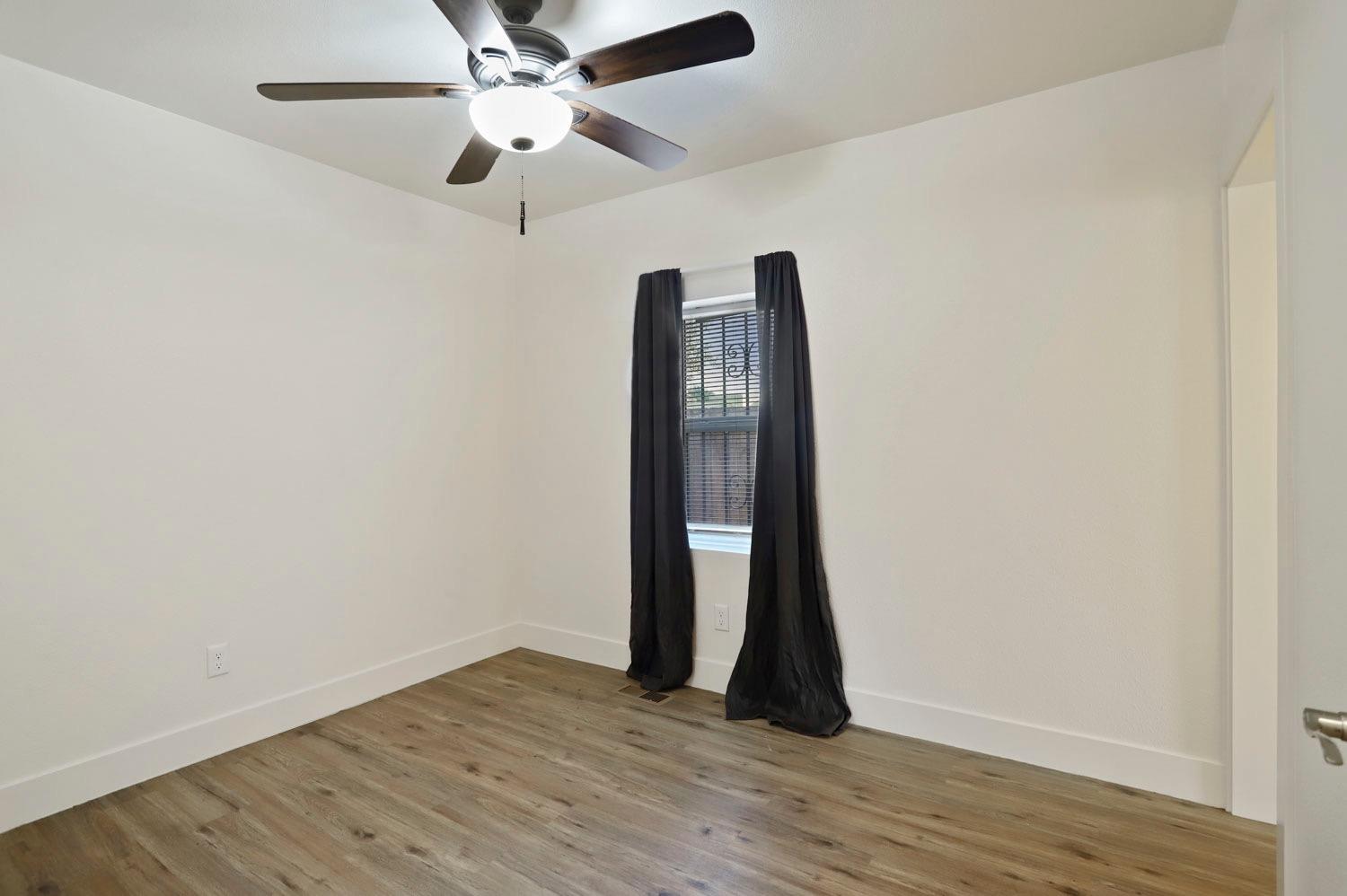 1653 E Lindsay Street