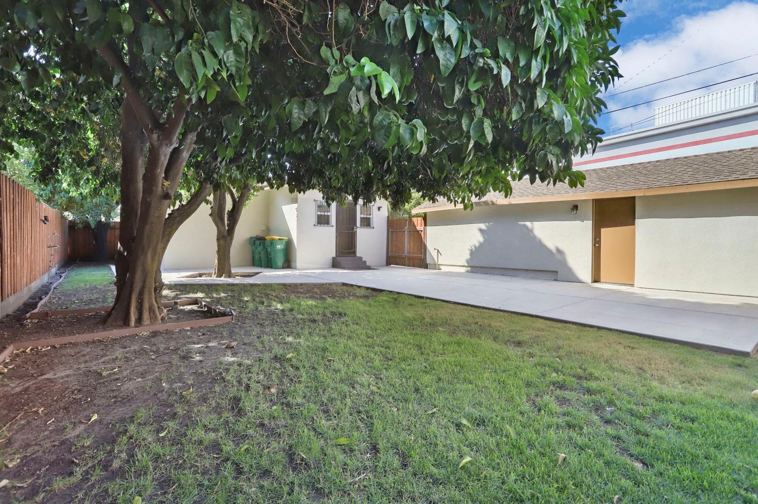 1653 E Lindsay Street