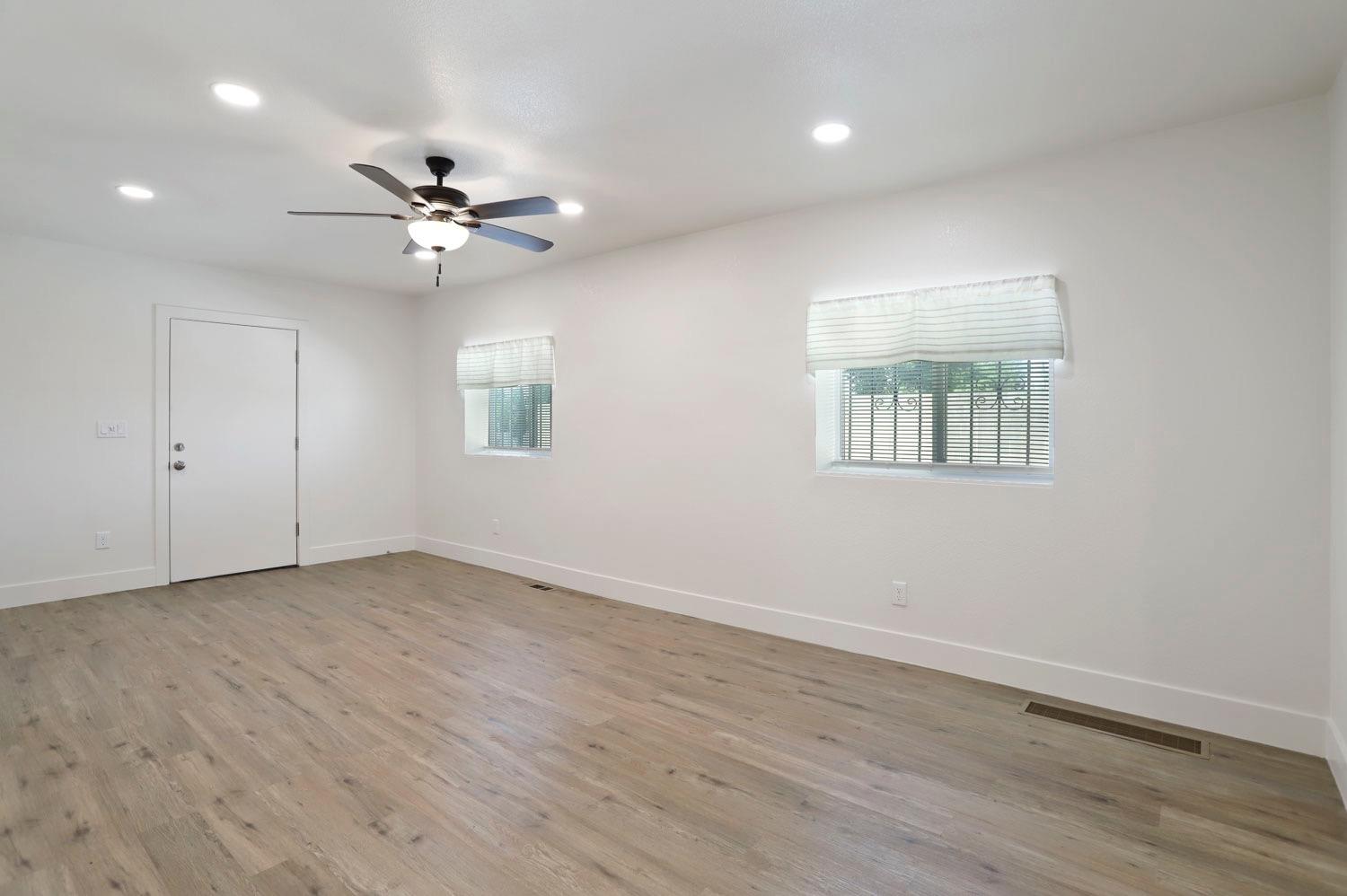 1653 E Lindsay Street