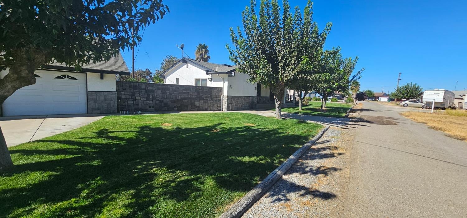 2 Locust Road F1