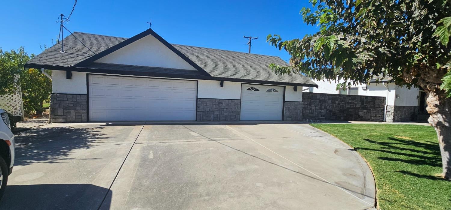 2 Locust Road F1