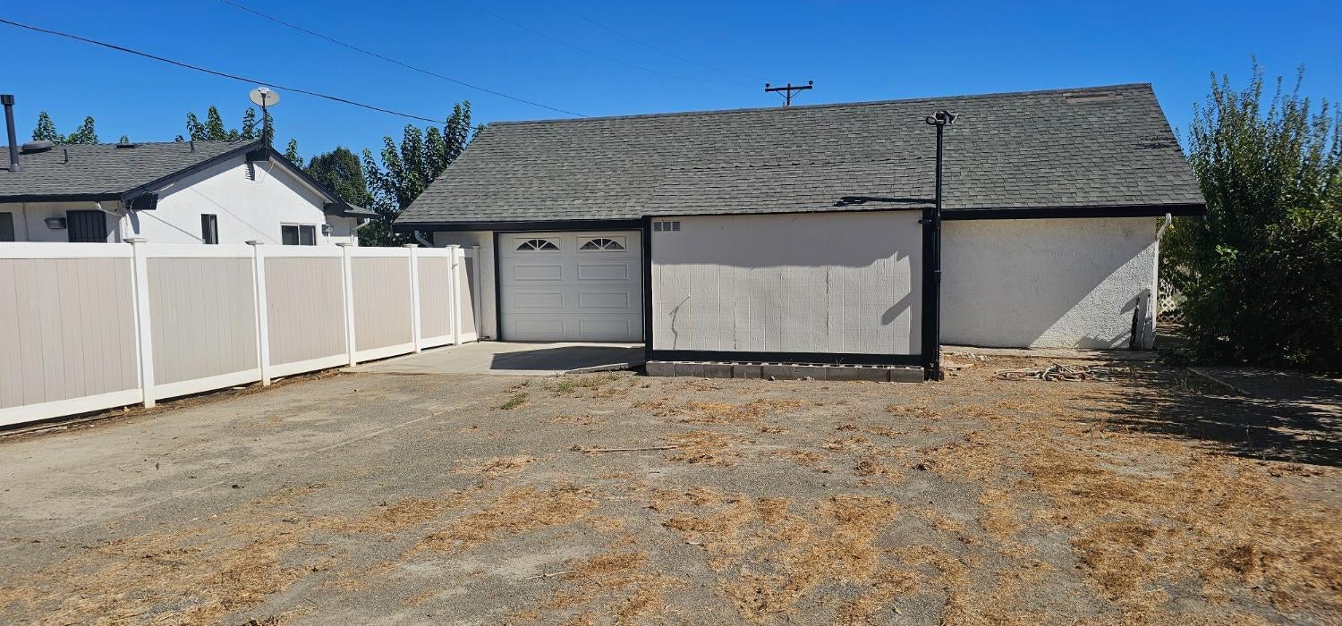 2 Locust Road F1