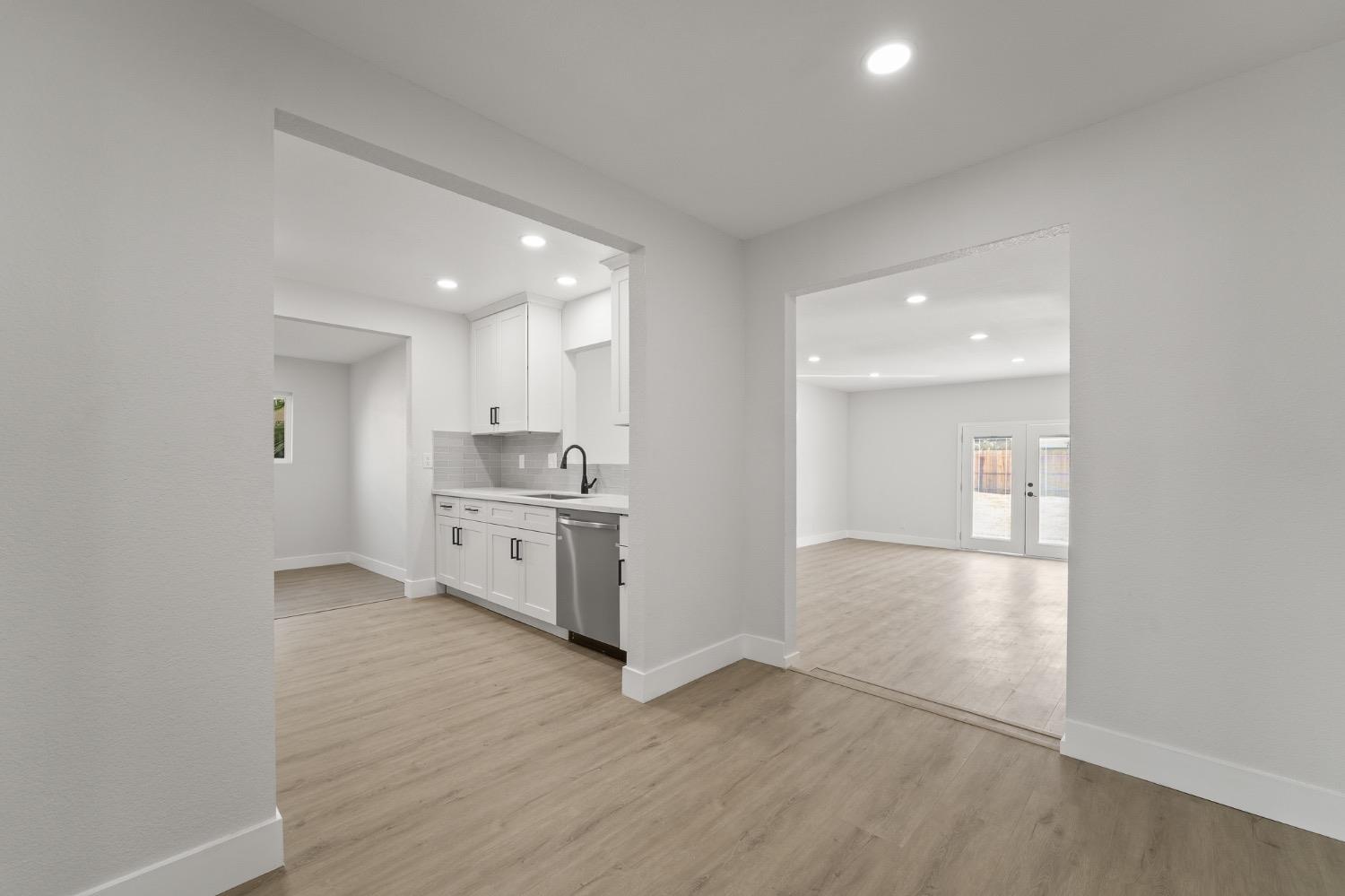 1952 Hollister Street