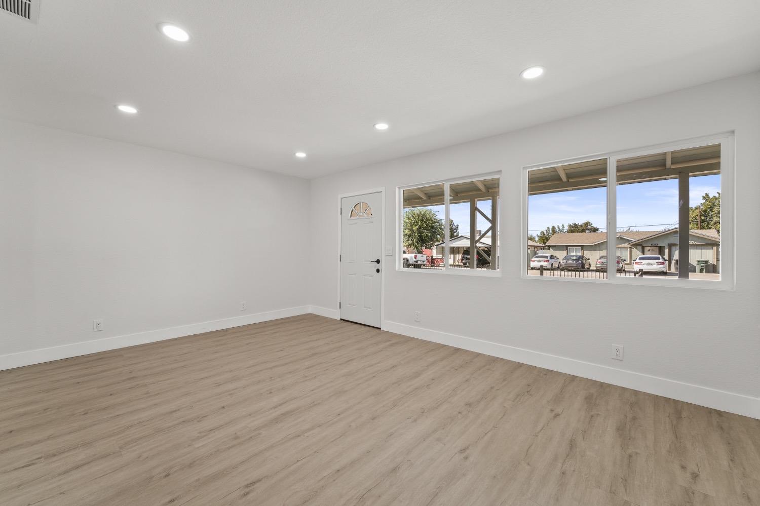 1952 Hollister Street