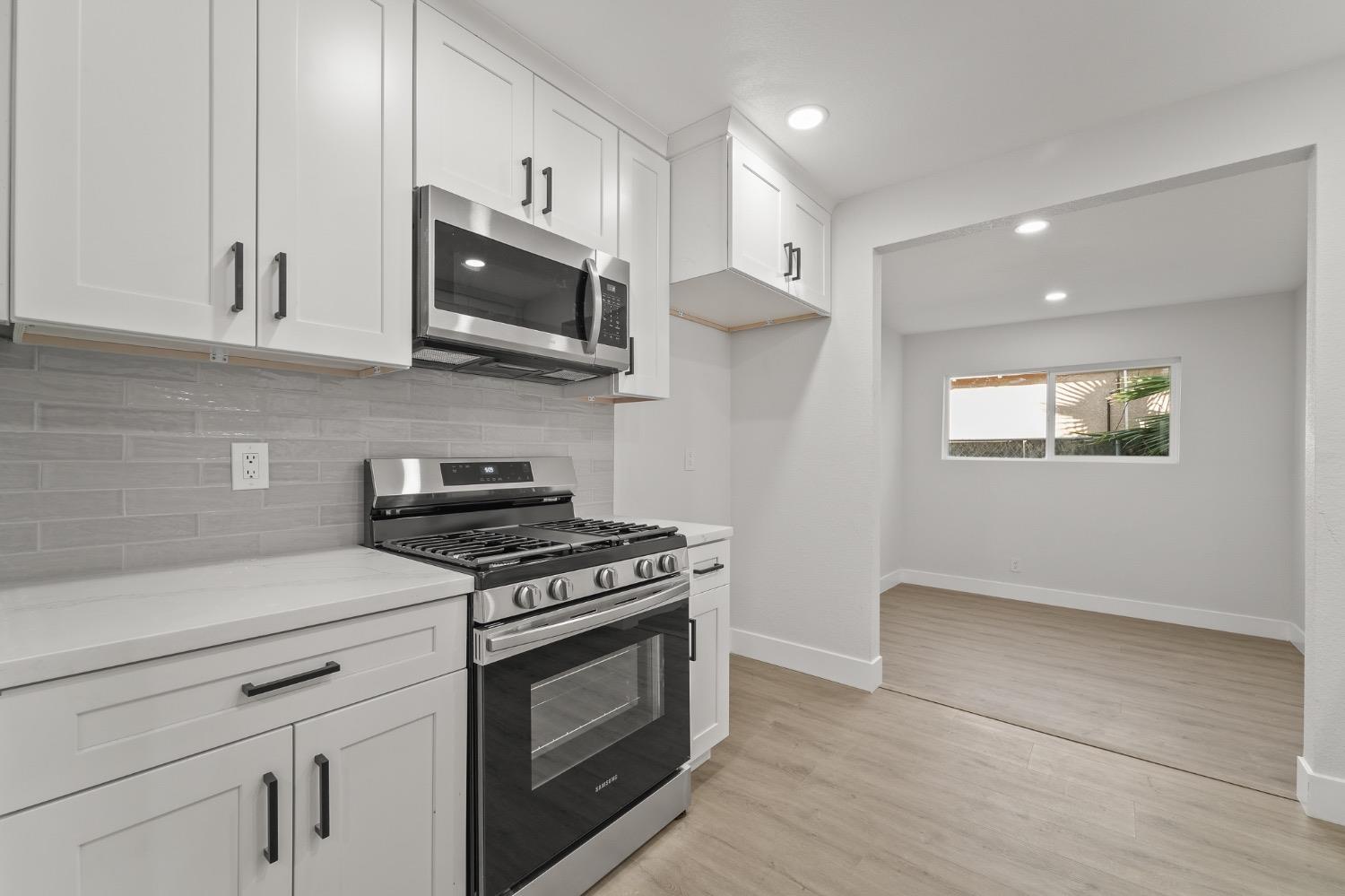 1952 Hollister Street