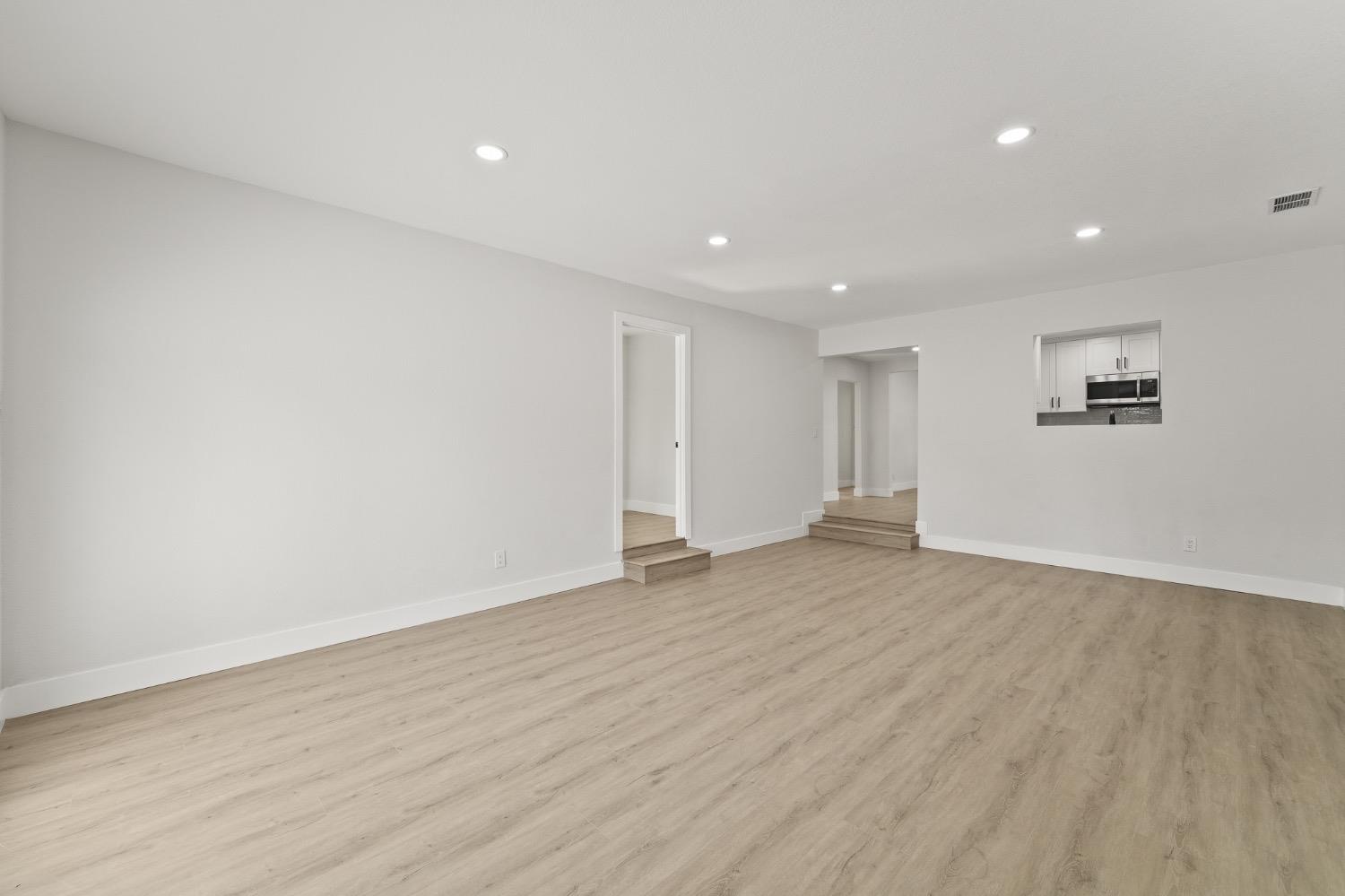 1952 Hollister Street