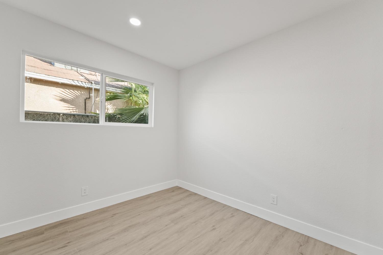 1952 Hollister Street