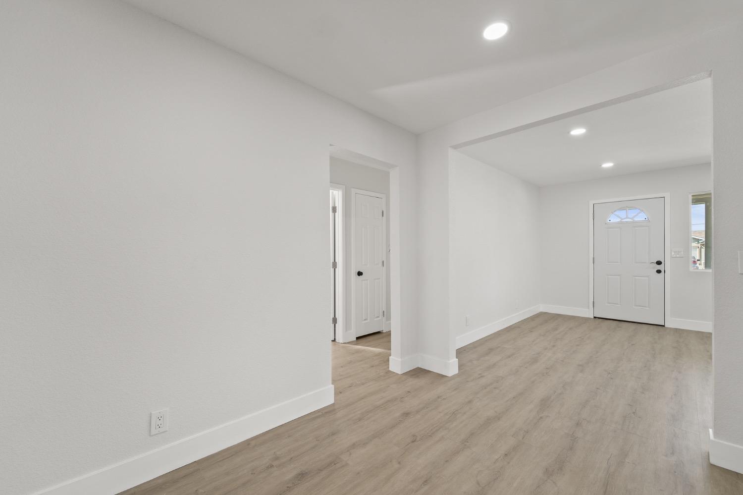 1952 Hollister Street