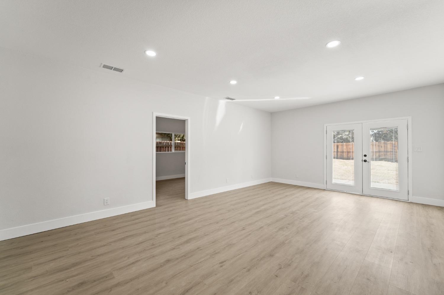 1952 Hollister Street