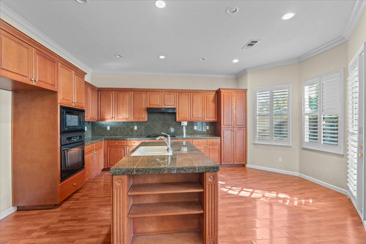 5909 Silveroak Circle