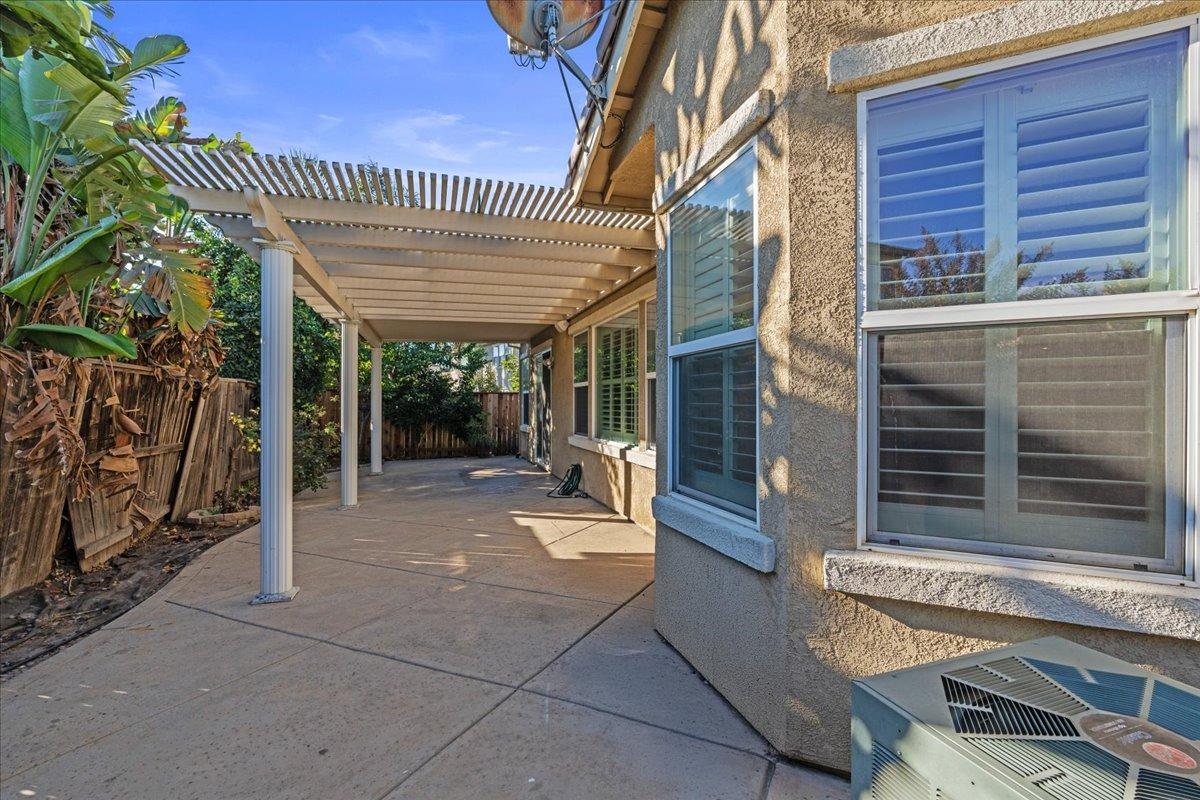 5909 Silveroak Circle