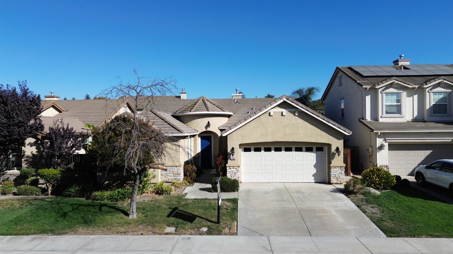 5909 Silveroak Circle