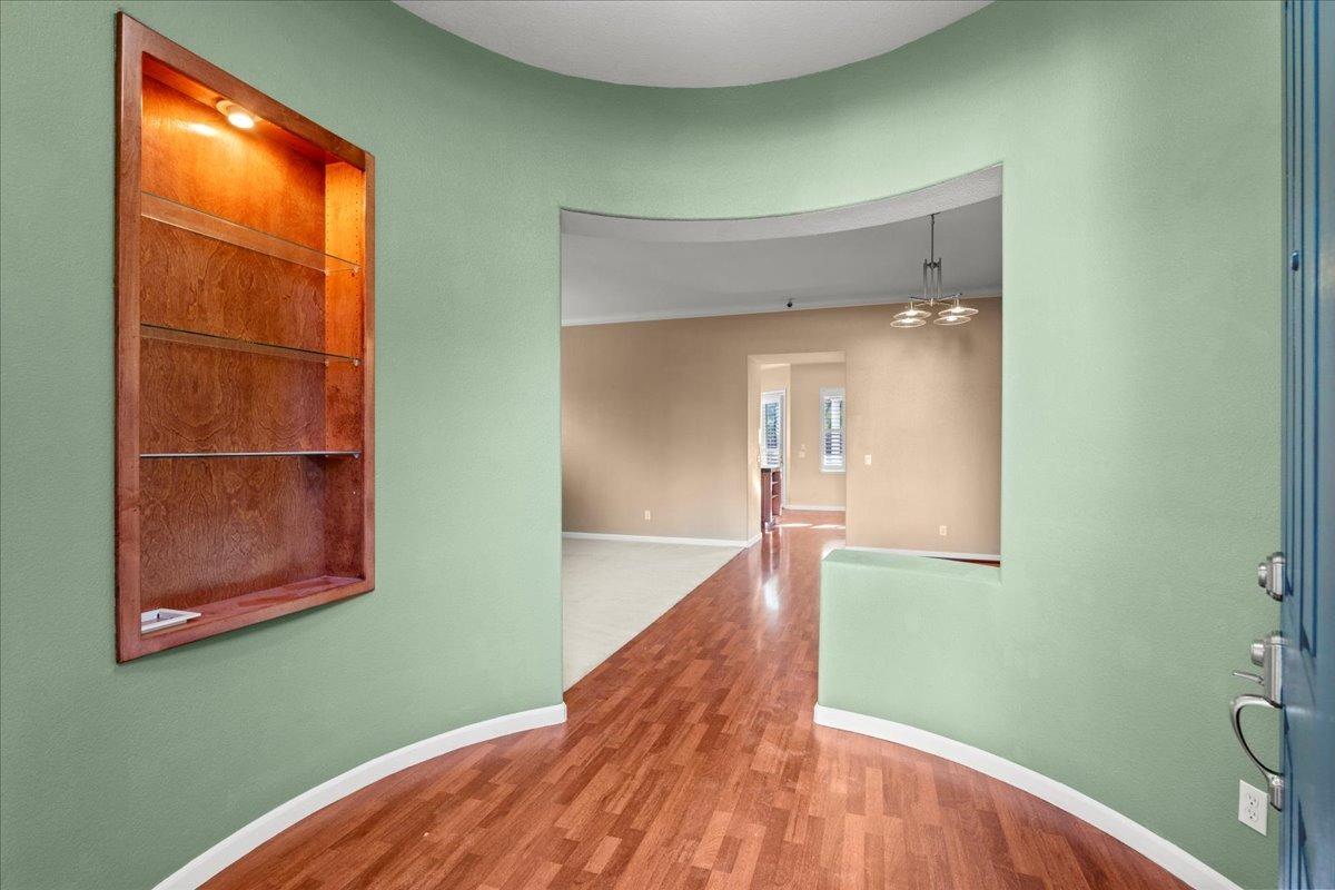 5909 Silveroak Circle