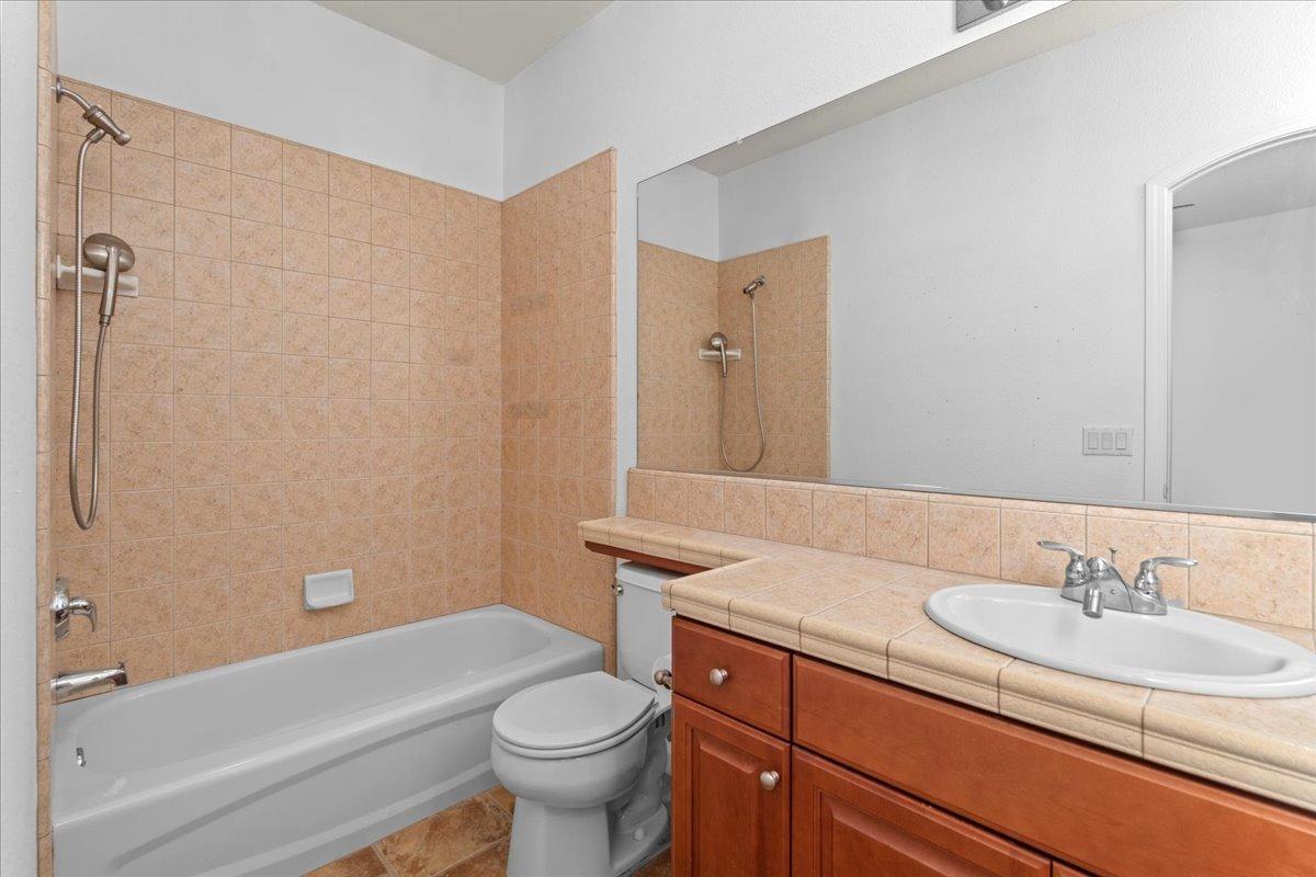 5909 Silveroak Circle