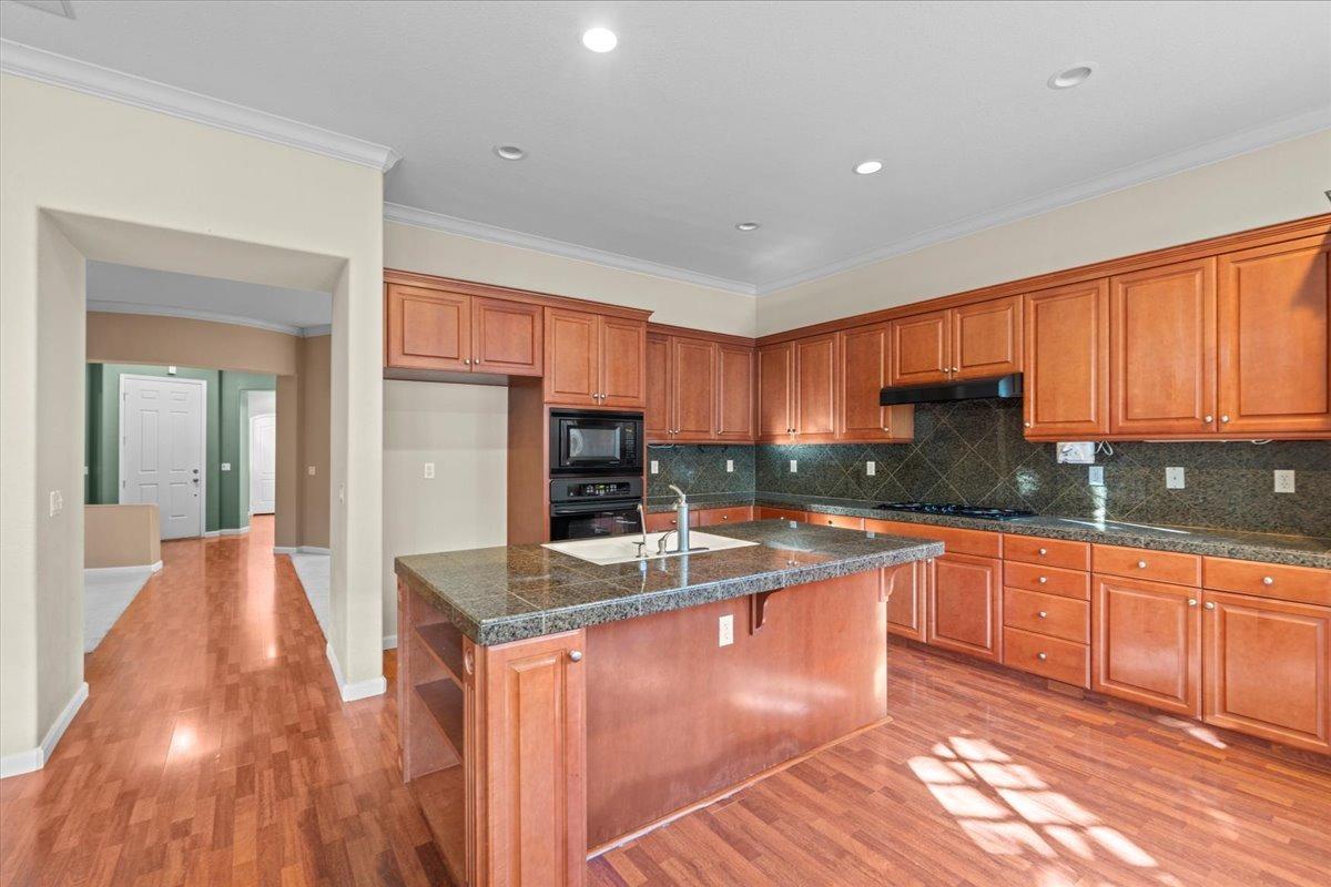 5909 Silveroak Circle