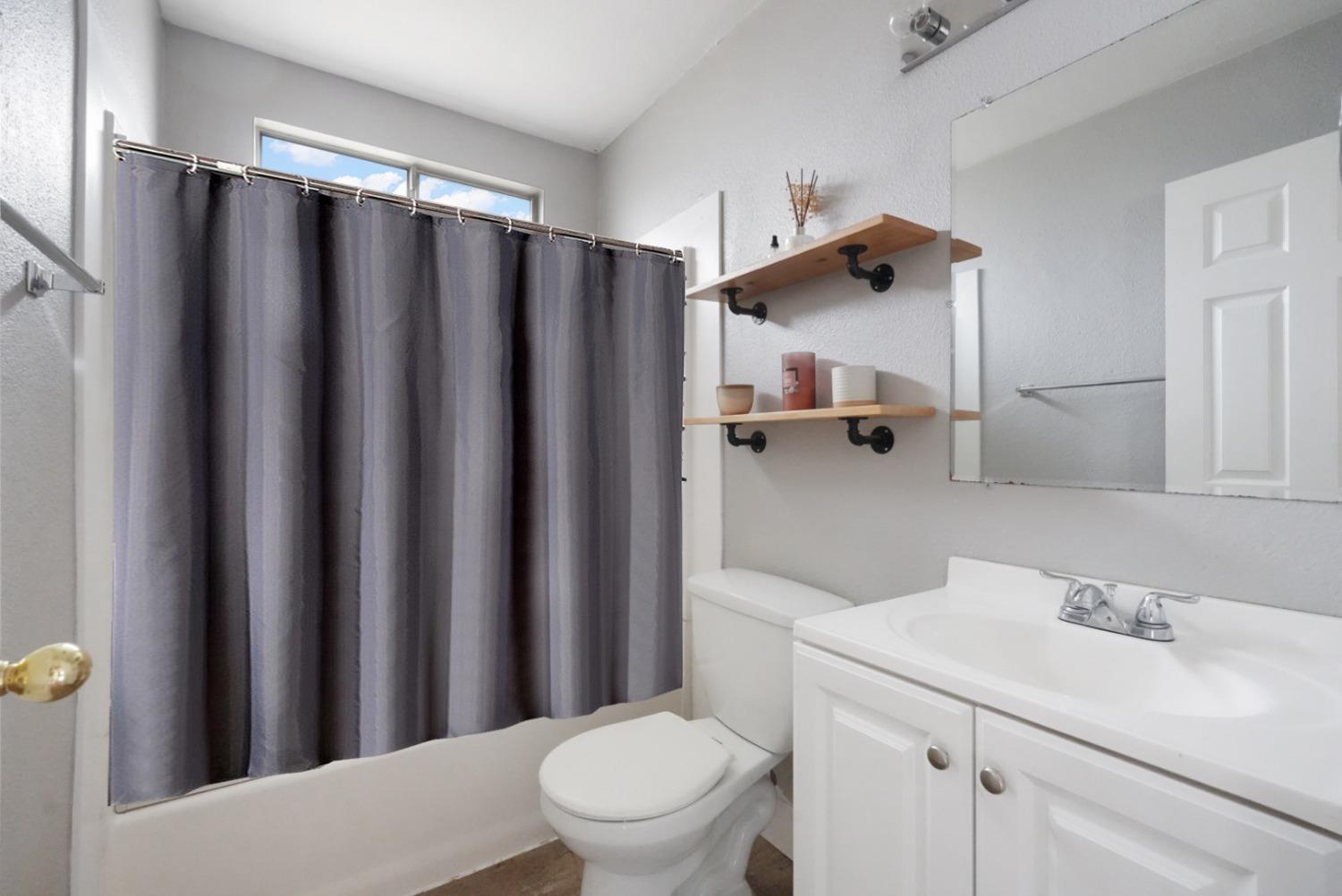 901 Hawthorne Avenue