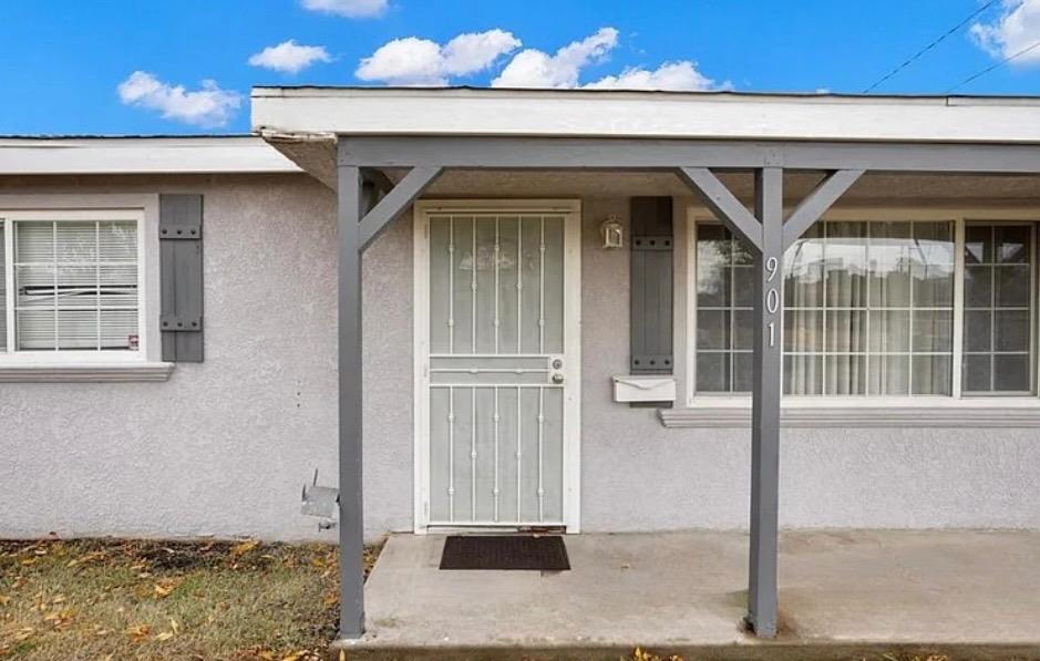 901 Hawthorne Avenue