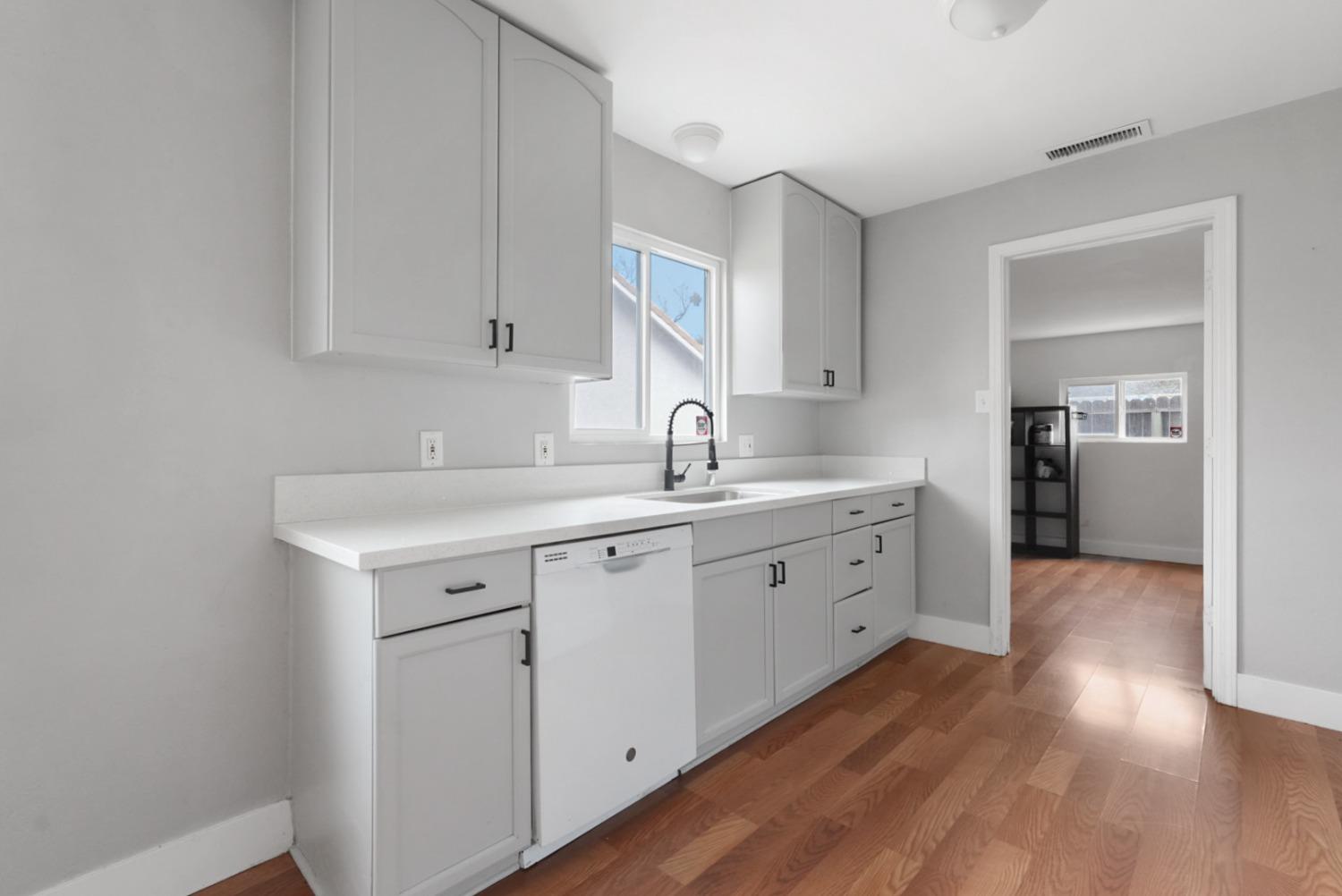 901 Hawthorne Avenue