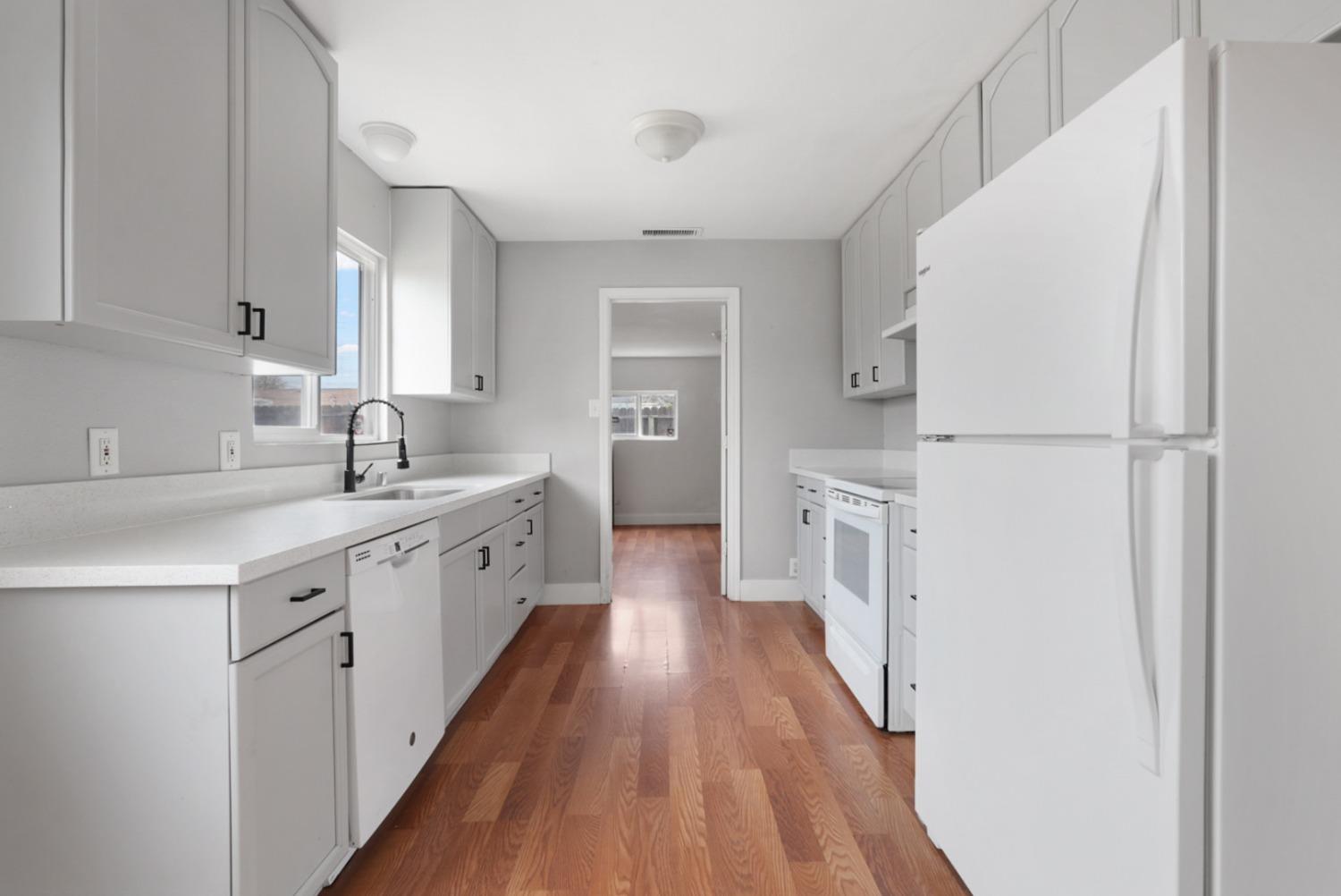 901 Hawthorne Avenue