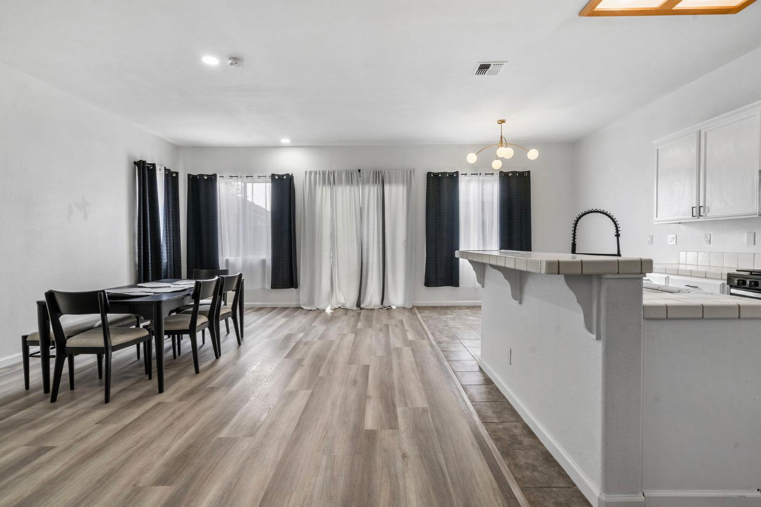 2020 Black Rose Lane