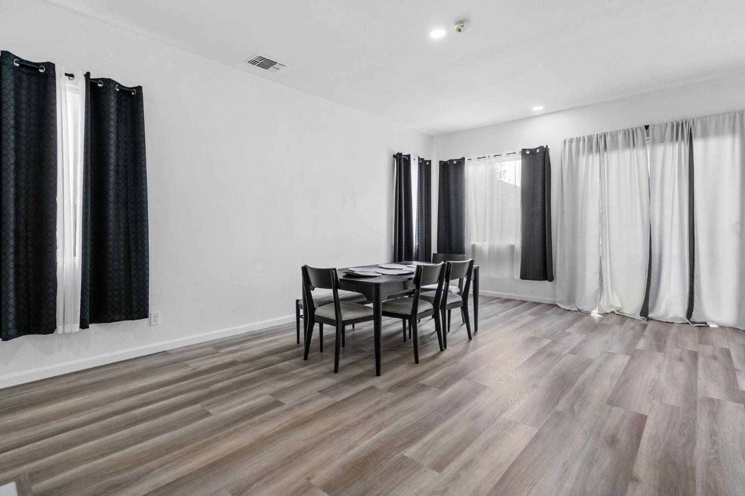 2020 Black Rose Lane