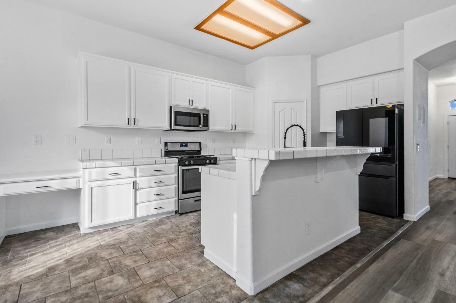 2020 Black Rose Lane