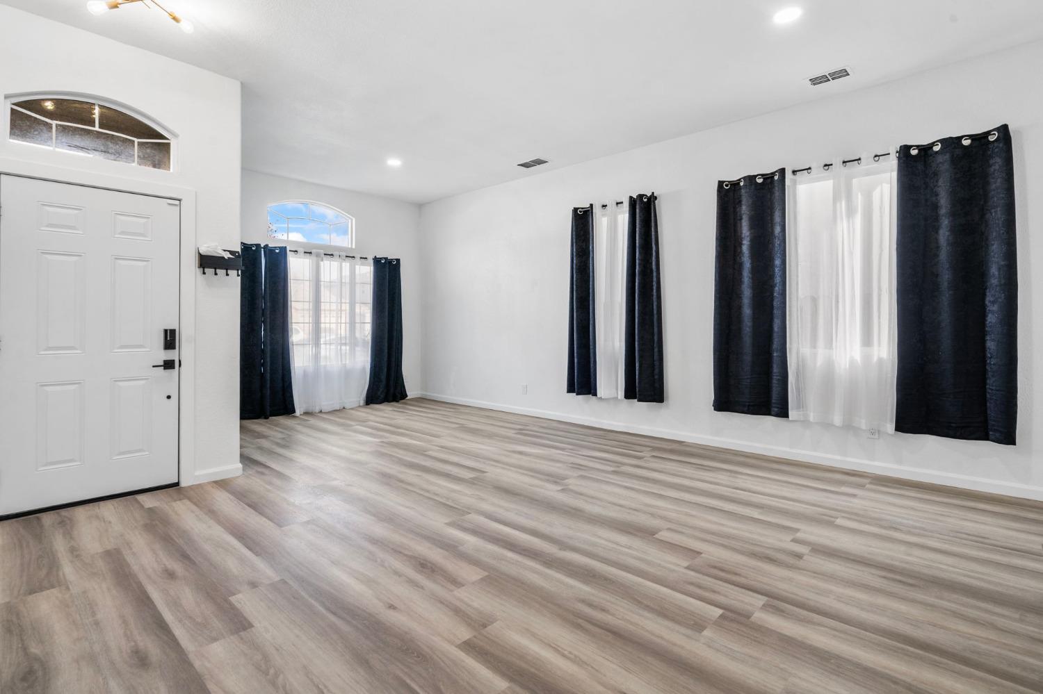 2020 Black Rose Lane