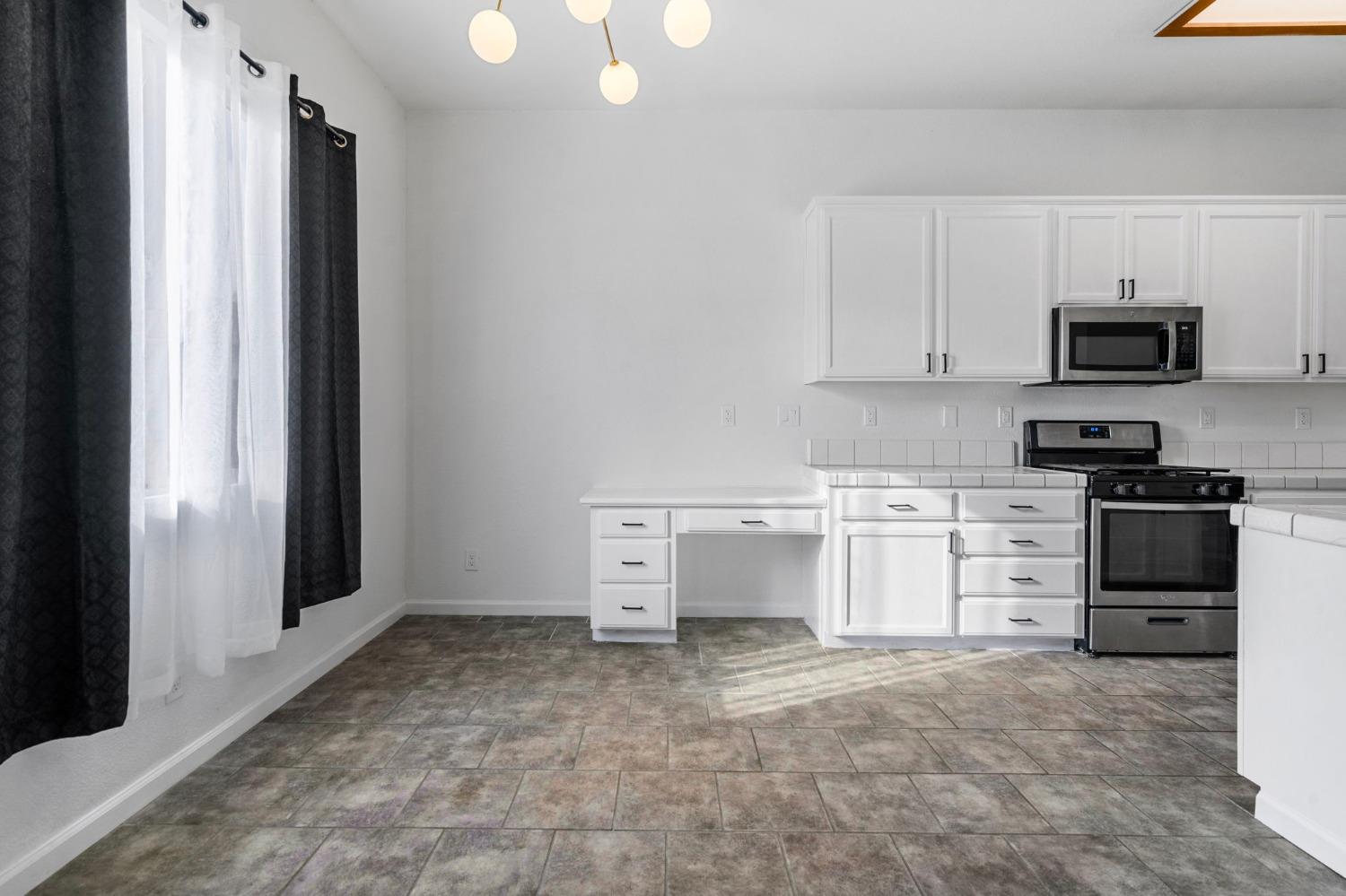 2020 Black Rose Lane