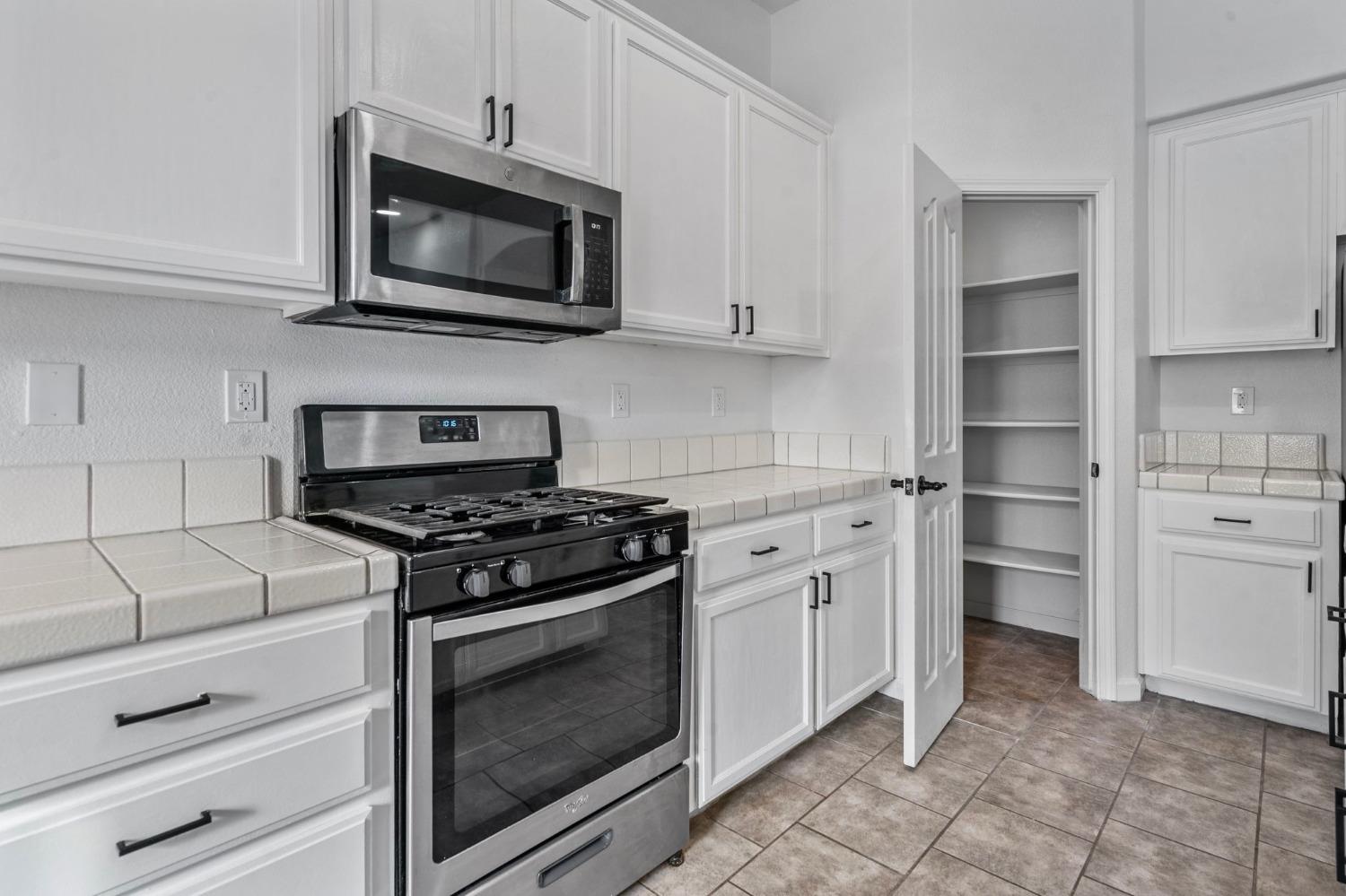 2020 Black Rose Lane