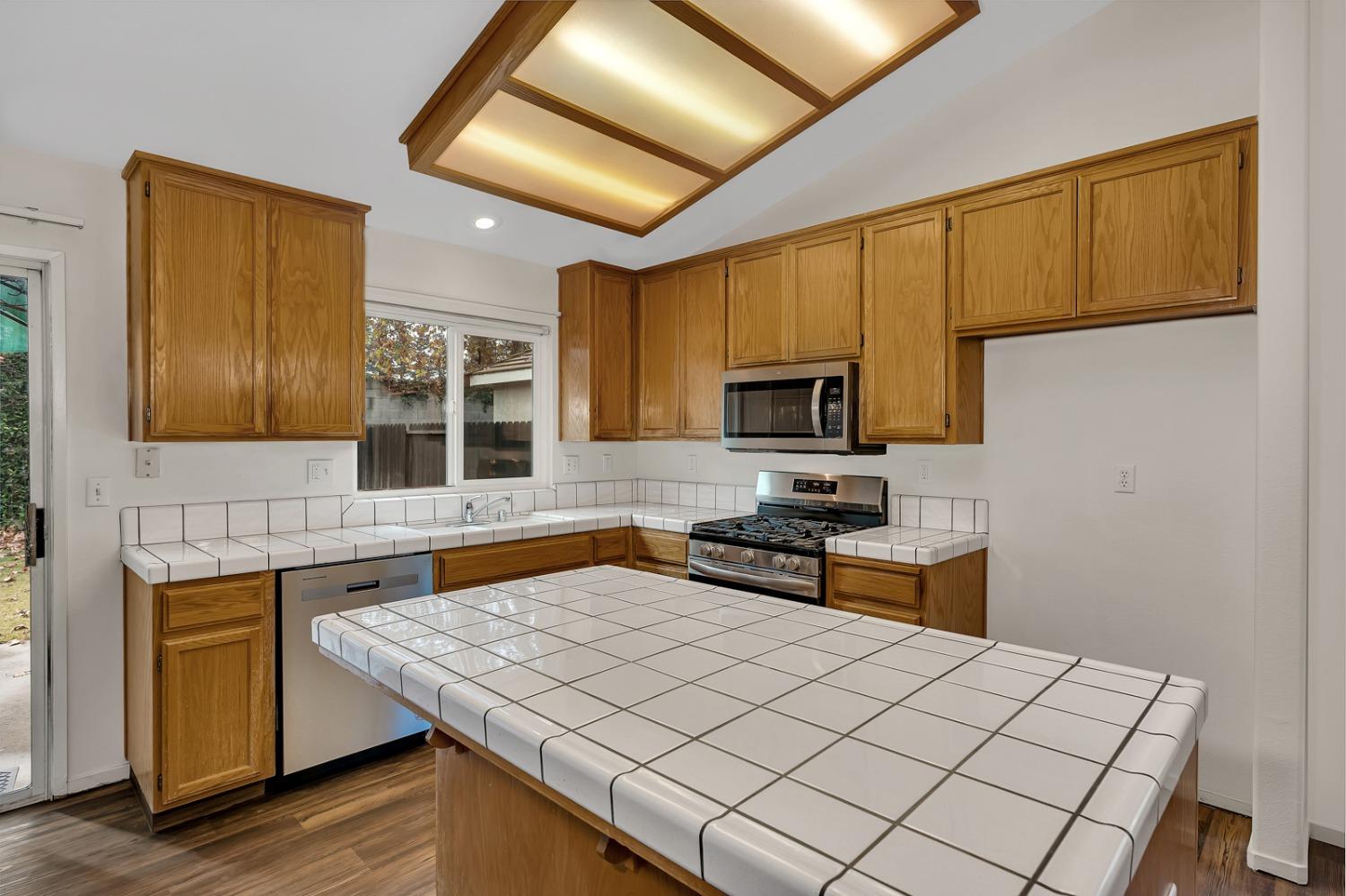 3920 El Portal Place